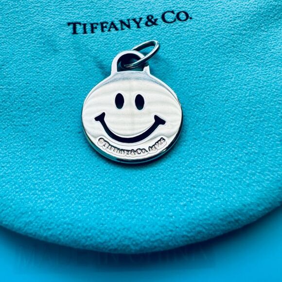 Rare and Retired Return To Tiffany Co. Smile Charm in Silver - Picture 2 of 2